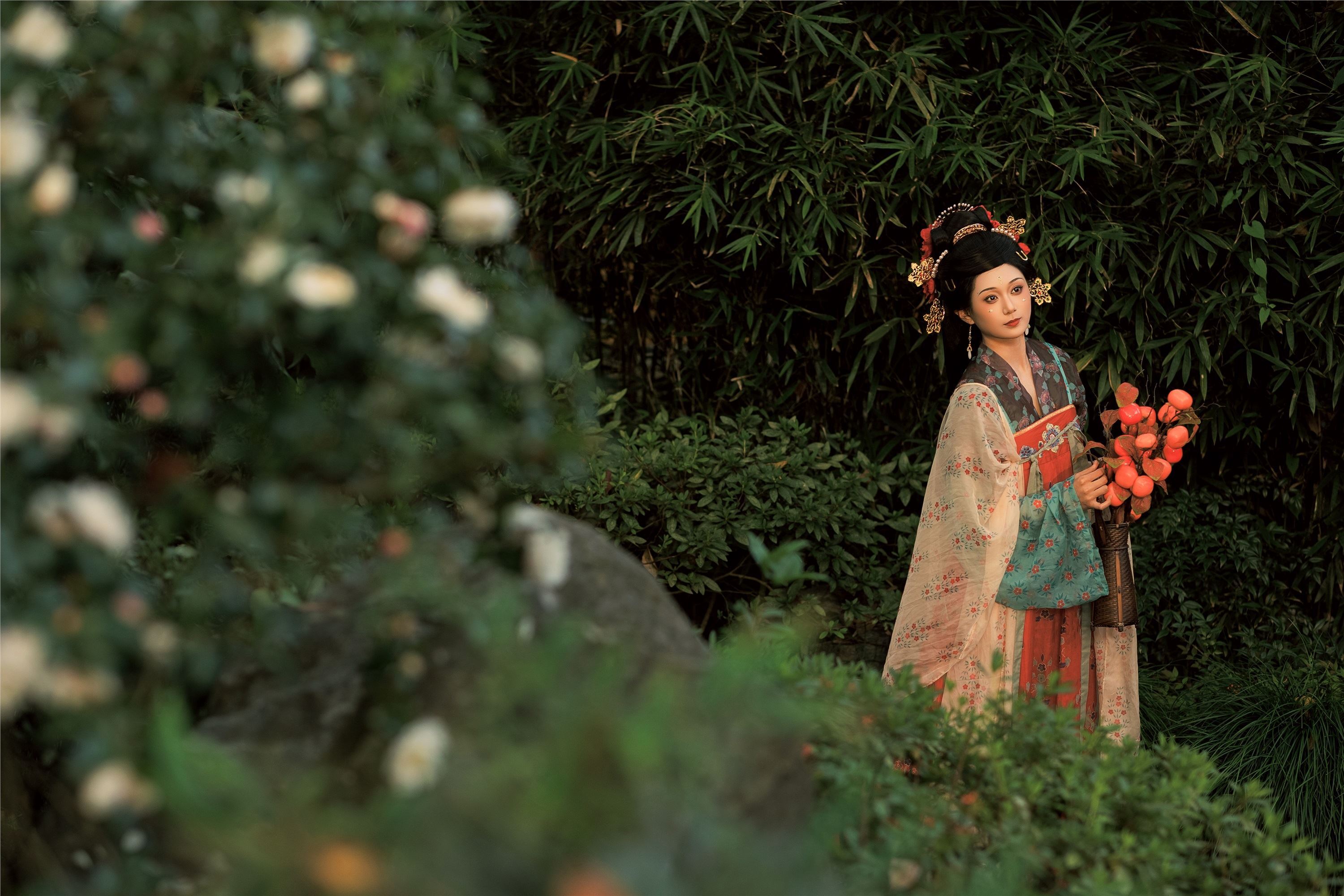 YITUYU艺图语 2025.01.12 山寺踏秋 郑钰熙